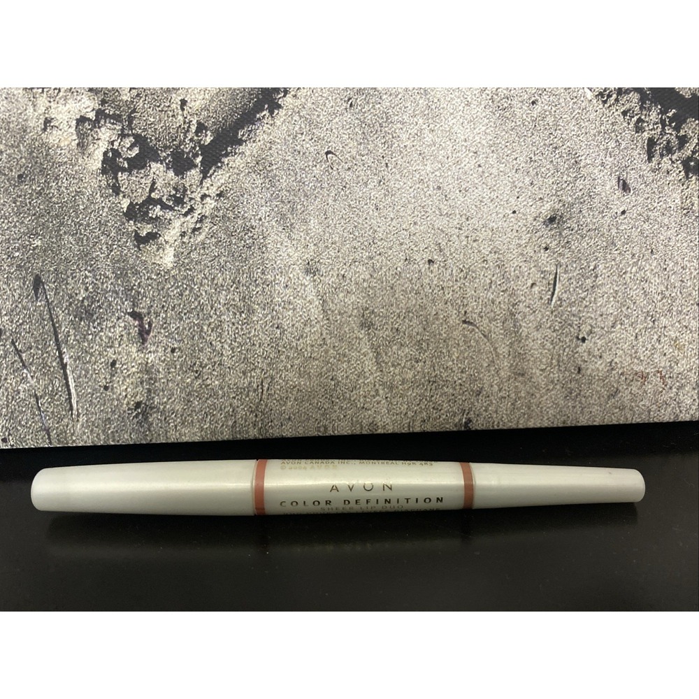AVON Color Definition Sheer Lip Duo Barely There & Presque Nu Liner‎